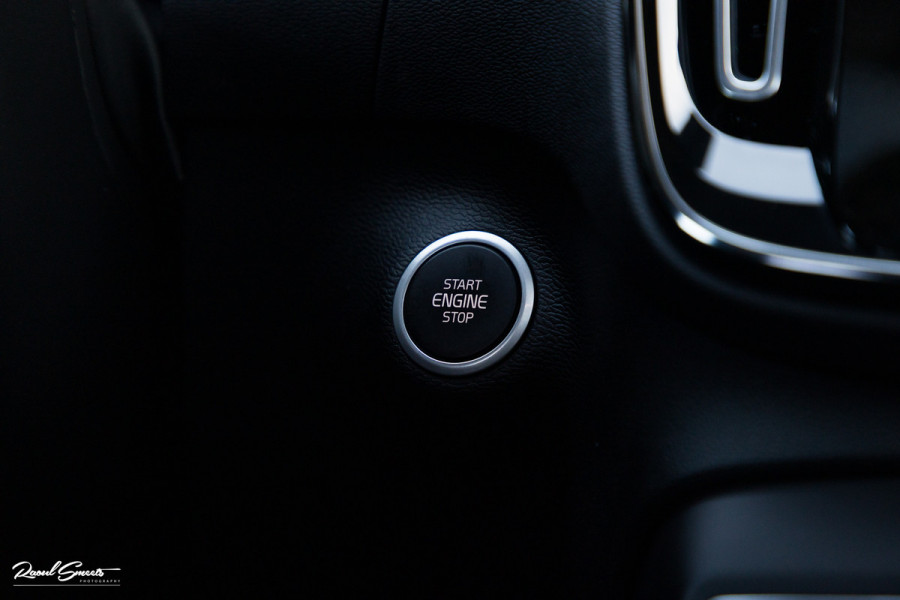 Volvo XC40 1.5 T4 Recharge Inscription Expression | Panorama dak | Adaptieve cruise | Blis | Harman Kardon |