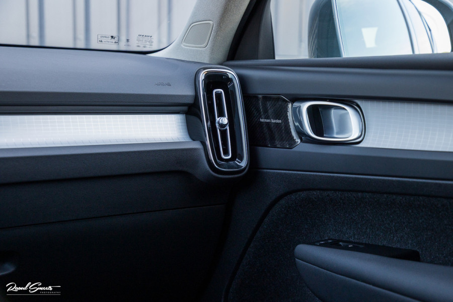 Volvo XC40 1.5 T4 Recharge Inscription Expression | Panorama dak | Adaptieve cruise | Blis | Harman Kardon |