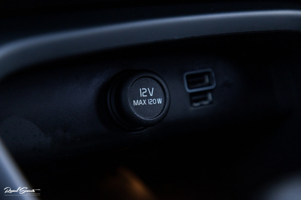 Volvo XC40 1.5 T4 Recharge Inscription Expression | Panorama dak | Adaptieve cruise | Blis | Harman Kardon |