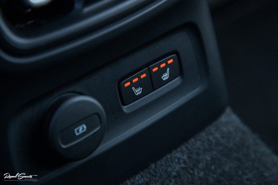 Volvo XC40 1.5 T4 Recharge Inscription Expression | Panorama dak | Adaptieve cruise | Blis | Harman Kardon |