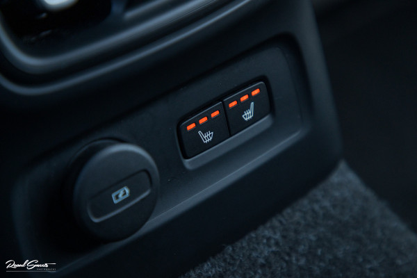 Volvo XC40 1.5 T4 Recharge Inscription Expression | Panorama dak | Adaptieve cruise | Blis | Harman Kardon |