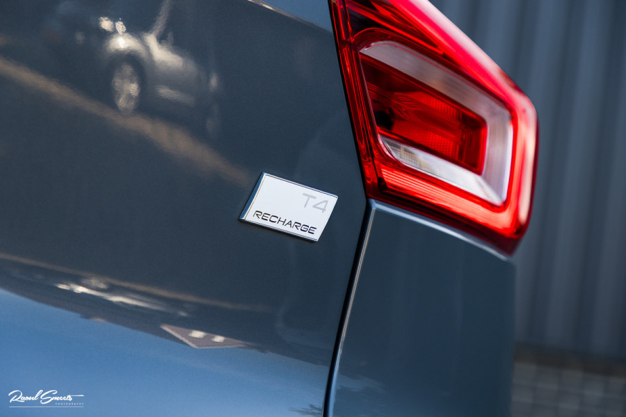 Volvo XC40 1.5 T4 Recharge Inscription Expression | Panorama dak | Adaptieve cruise | Blis | Harman Kardon |