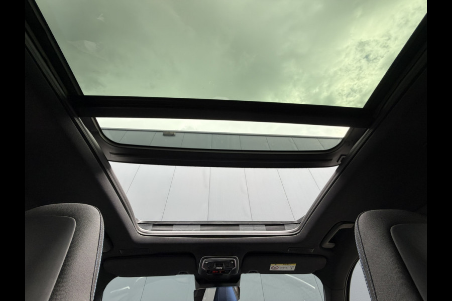 Lynk & Co 01 1.5 | Panoramadak | 360 camera | Kantel/schuifdak | memory seats | Apple carplay/Android Auto