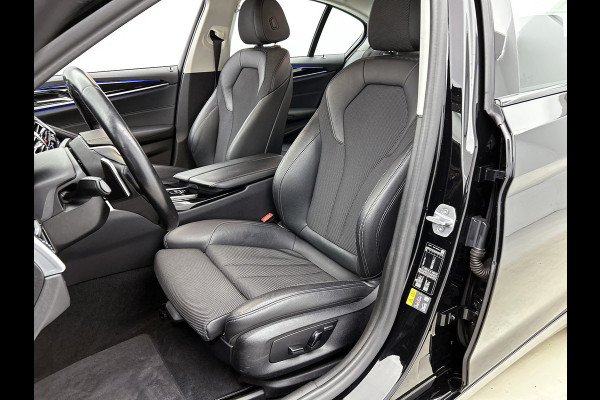 BMW 5 Serie 530e iPerformance High Executive(Dealer OnderH, Camera, StoelV, SfeerV, Navi, Etc)