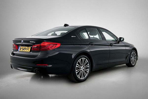 BMW 5 Serie 530e iPerformance High Executive(Dealer OnderH, Camera, StoelV, SfeerV, Navi, Etc)