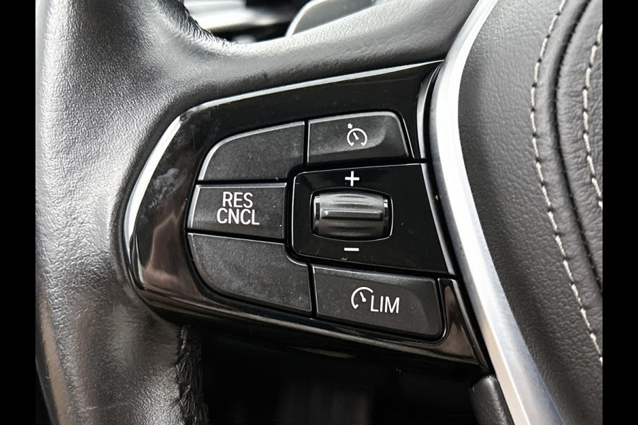 BMW 5 Serie 530e iPerformance High Executive(Dealer OnderH, Camera, StoelV, SfeerV, Navi, Etc)