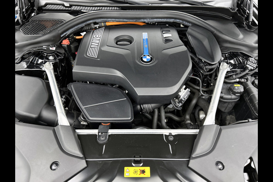 BMW 5 Serie 530e iPerformance High Executive(Dealer OnderH, Camera, StoelV, SfeerV, Navi, Etc)