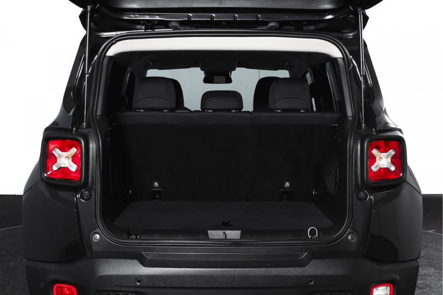 Jeep Renegade 1.6 E-Torq Night Eagle II 111PK | Cruise | PDC | NAV | ECC | DAB | LM 18" |