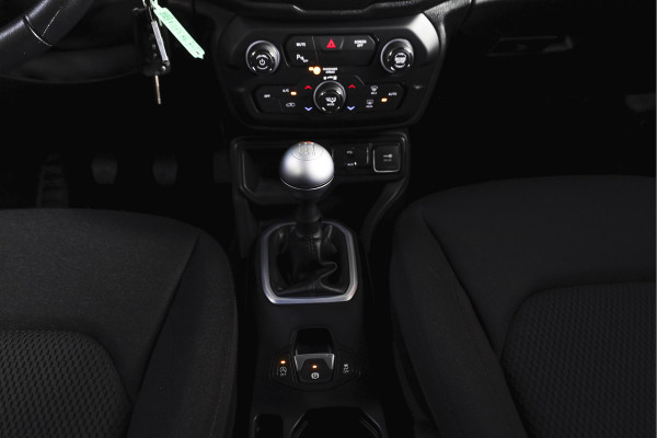 Jeep Renegade 1.6 E-Torq Night Eagle II 111PK | Cruise | PDC | NAV | ECC | DAB | LM 18" |