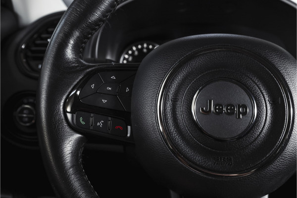 Jeep Renegade 1.6 E-Torq Night Eagle II 111PK | Cruise | PDC | NAV | ECC | DAB | LM 18" |