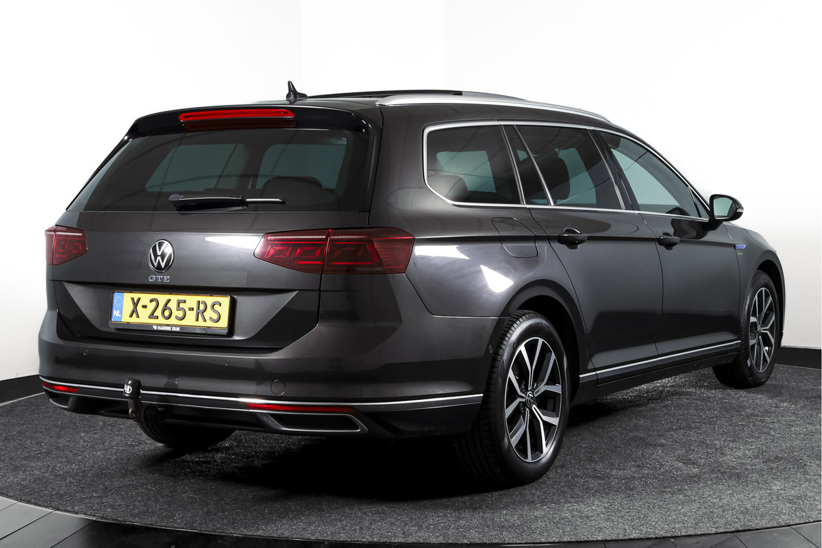 Volkswagen Passat Variant 1.4 TSI PHEV GTE Business Automaat | S/K-Panodak | Adapt. Cruise | Stoel-+Stuurverw. | PDC | 360 Camera | NAV + App. Connect | ECC | Elek. Trekhaak | Elek. Klep | LM 17" |
