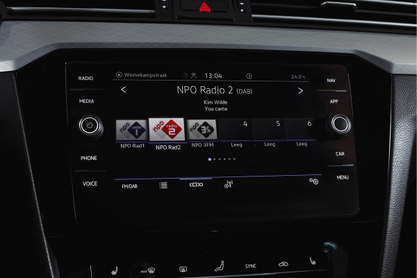 Volkswagen Passat Variant 1.4 TSI PHEV GTE Business Automaat | S/K-Panodak | Adapt. Cruise | Stoel-+Stuurverw. | PDC | 360 Camera | NAV + App. Connect | ECC | Elek. Trekhaak | Elek. Klep | LM 17" |