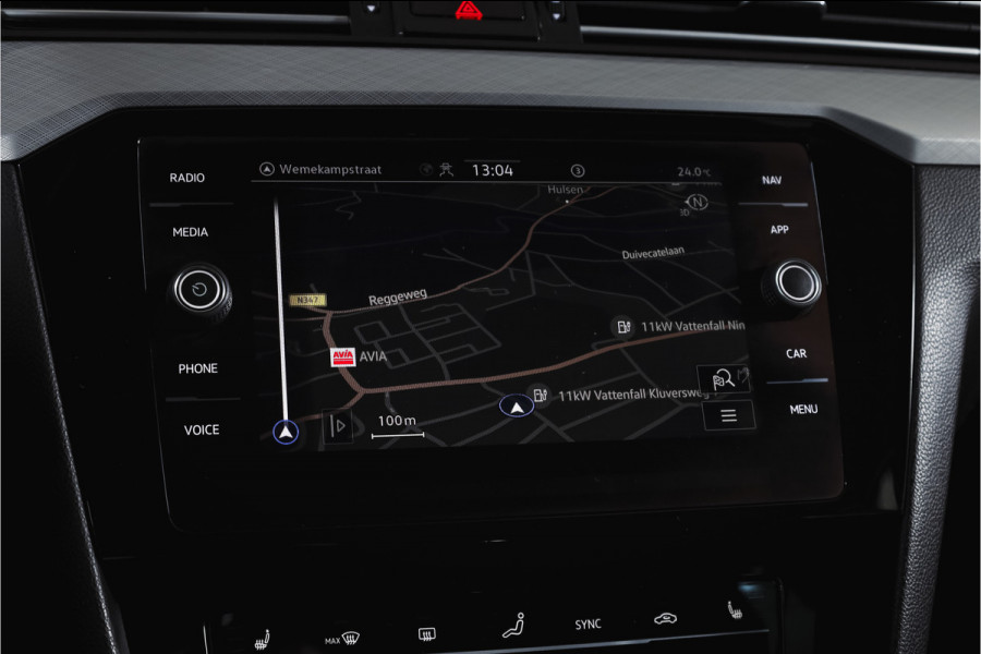 Volkswagen Passat Variant 1.4 TSI PHEV GTE Business Automaat | S/K-Panodak | Adapt. Cruise | Stoel-+Stuurverw. | PDC | 360 Camera | NAV + App. Connect | ECC | Elek. Trekhaak | Elek. Klep | LM 17" |