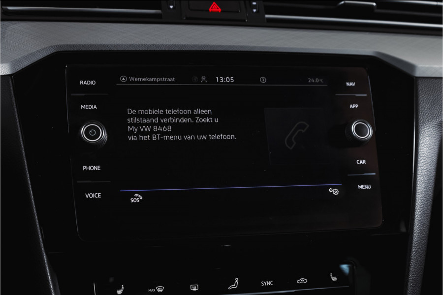 Volkswagen Passat Variant 1.4 TSI PHEV GTE Business Automaat | S/K-Panodak | Adapt. Cruise | Stoel-+Stuurverw. | PDC | 360 Camera | NAV + App. Connect | ECC | Elek. Trekhaak | Elek. Klep | LM 17" |
