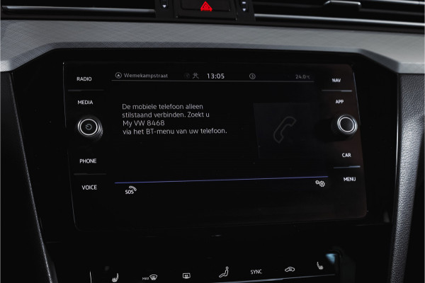 Volkswagen Passat Variant 1.4 TSI PHEV GTE Business Automaat | S/K-Panodak | Adapt. Cruise | Stoel-+Stuurverw. | PDC | 360 Camera | NAV + App. Connect | ECC | Elek. Trekhaak | Elek. Klep | LM 17" |