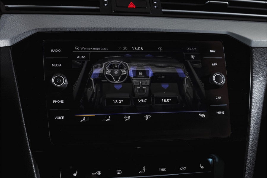 Volkswagen Passat Variant 1.4 TSI PHEV GTE Business Automaat | S/K-Panodak | Adapt. Cruise | Stoel-+Stuurverw. | PDC | 360 Camera | NAV + App. Connect | ECC | Elek. Trekhaak | Elek. Klep | LM 17" |