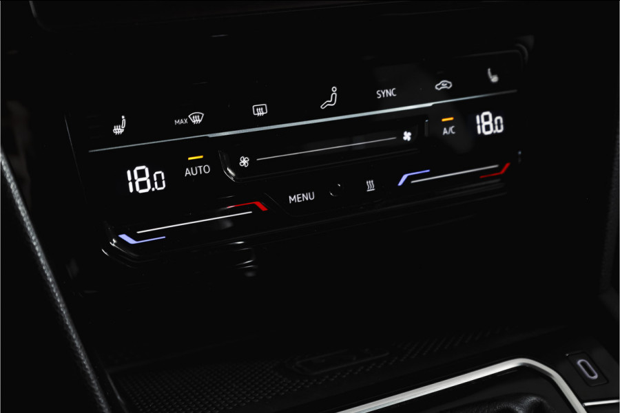 Volkswagen Passat Variant 1.4 TSI PHEV GTE Business Automaat | S/K-Panodak | Adapt. Cruise | Stoel-+Stuurverw. | PDC | 360 Camera | NAV + App. Connect | ECC | Elek. Trekhaak | Elek. Klep | LM 17" |