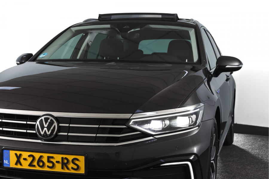 Volkswagen Passat Variant 1.4 TSI PHEV GTE Business Automaat | S/K-Panodak | Adapt. Cruise | Stoel-+Stuurverw. | PDC | 360 Camera | NAV + App. Connect | ECC | Elek. Trekhaak | Elek. Klep | LM 17" |