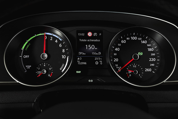 Volkswagen Passat Variant 1.4 TSI PHEV GTE Business Automaat | S/K-Panodak | Adapt. Cruise | Stoel-+Stuurverw. | PDC | 360 Camera | NAV + App. Connect | ECC | Elek. Trekhaak | Elek. Klep | LM 17" |