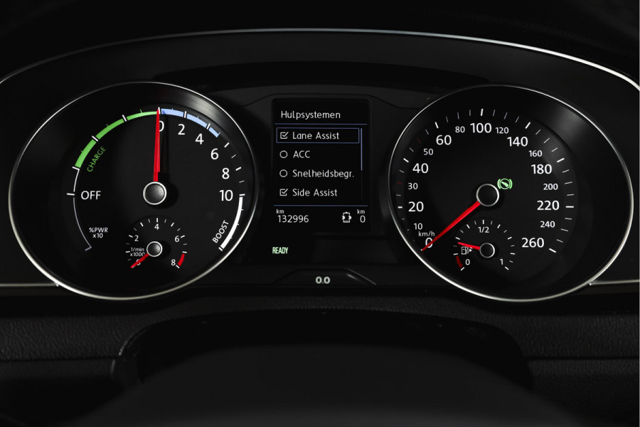 Volkswagen Passat Variant 1.4 TSI PHEV GTE Business Automaat | S/K-Panodak | Adapt. Cruise | Stoel-+Stuurverw. | PDC | 360 Camera | NAV + App. Connect | ECC | Elek. Trekhaak | Elek. Klep | LM 17" |