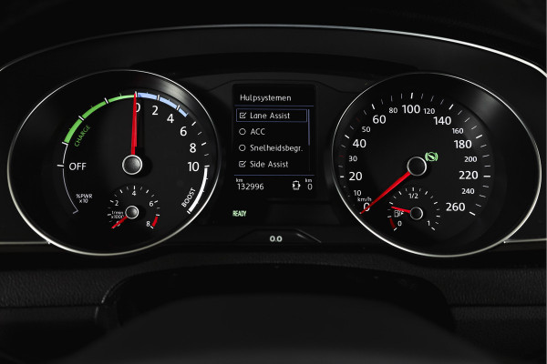 Volkswagen Passat Variant 1.4 TSI PHEV GTE Business Automaat | S/K-Panodak | Adapt. Cruise | Stoel-+Stuurverw. | PDC | 360 Camera | NAV + App. Connect | ECC | Elek. Trekhaak | Elek. Klep | LM 17" |