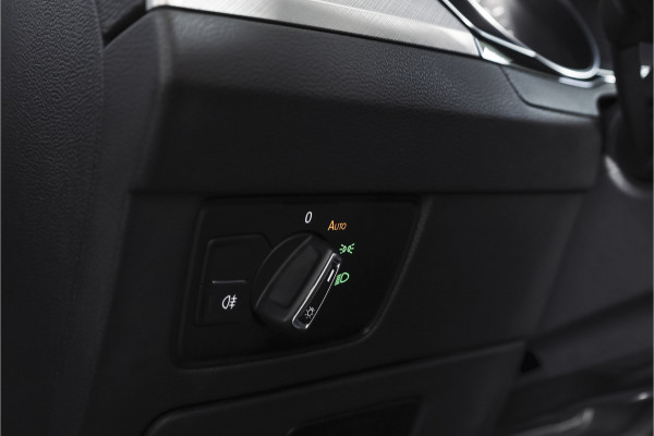 Volkswagen Passat Variant 1.4 TSI PHEV GTE Business Automaat | S/K-Panodak | Adapt. Cruise | Stoel-+Stuurverw. | PDC | 360 Camera | NAV + App. Connect | ECC | Elek. Trekhaak | Elek. Klep | LM 17" |