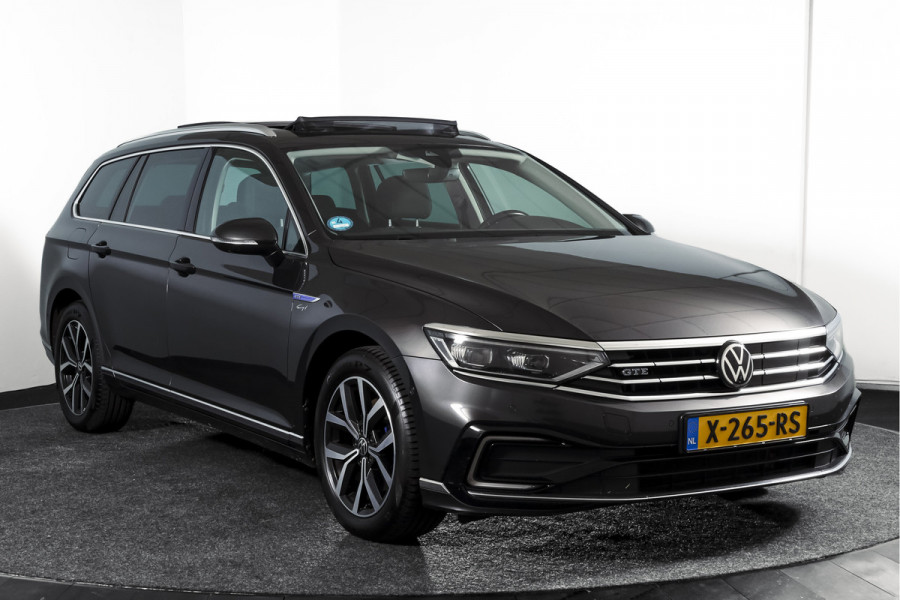 Volkswagen Passat Variant 1.4 TSI PHEV GTE Business Automaat | S/K-Panodak | Adapt. Cruise | Stoel-+Stuurverw. | PDC | 360 Camera | NAV + App. Connect | ECC | Elek. Trekhaak | Elek. Klep | LM 17" |