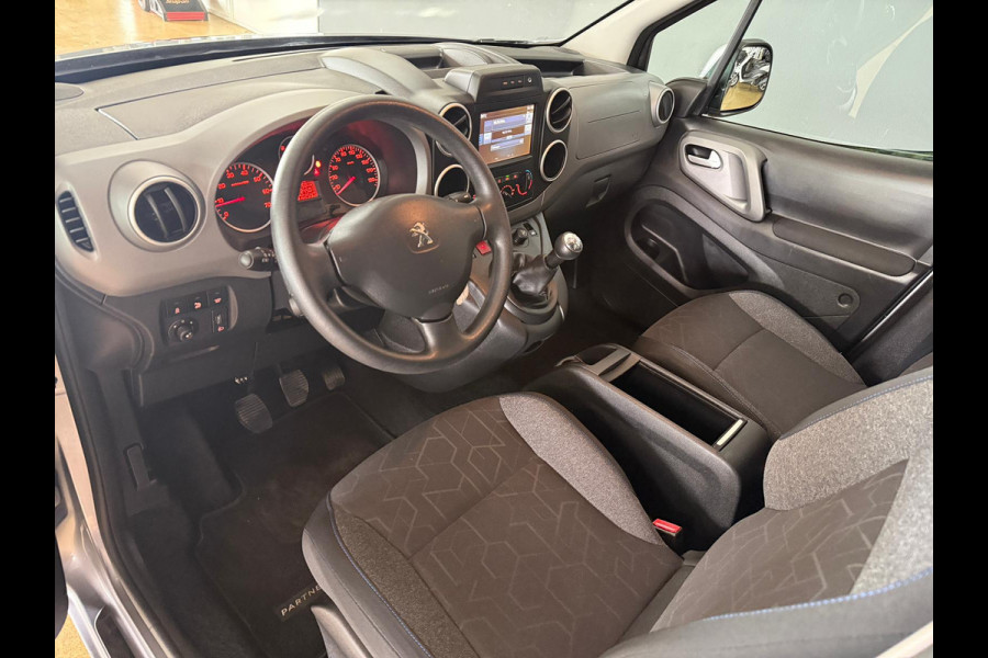 Peugeot Partner Tepee 1.2 PureTech Allure | Navigatie | Trekhaak | Distrb vernieuwd.