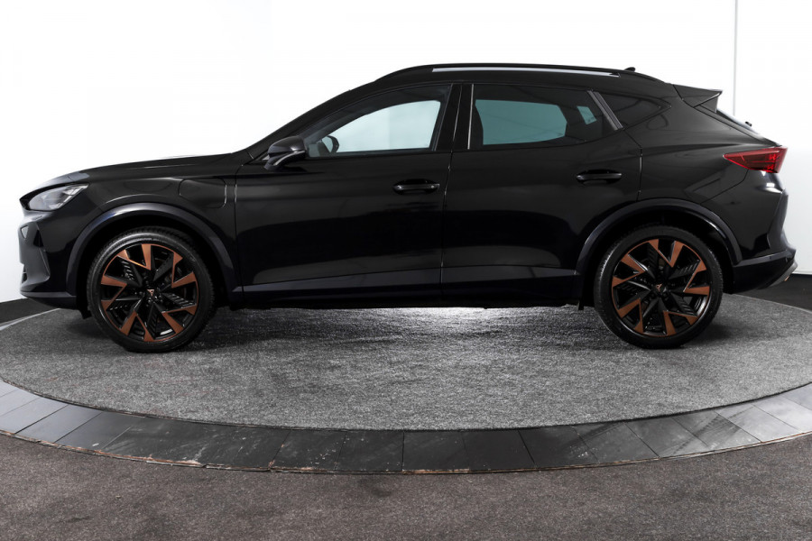 CUPRA Formentor 1.5 TSI e-Hybrid VZ Performance | Dig. Cockpit | Adapt. Cruise | Stoel-+Stuurverw. | PDC | Camera | NAV + App. Connect | ECC | Sennheiser | Elek. Klep | LM 19" | 5475