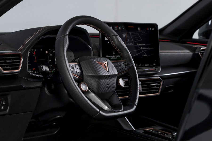 CUPRA Formentor 1.5 TSI e-Hybrid VZ Performance | Dig. Cockpit | Adapt. Cruise | Stoel-+Stuurverw. | PDC | Camera | NAV + App. Connect | ECC | Sennheiser | Elek. Klep | LM 19" | 5475