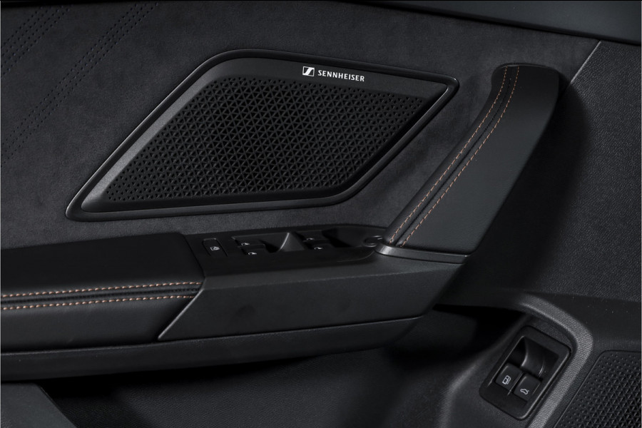 CUPRA Formentor 1.5 TSI e-Hybrid VZ Performance | Dig. Cockpit | Adapt. Cruise | Stoel-+Stuurverw. | PDC | Camera | NAV + App. Connect | ECC | Sennheiser | Elek. Klep | LM 19" | 5475