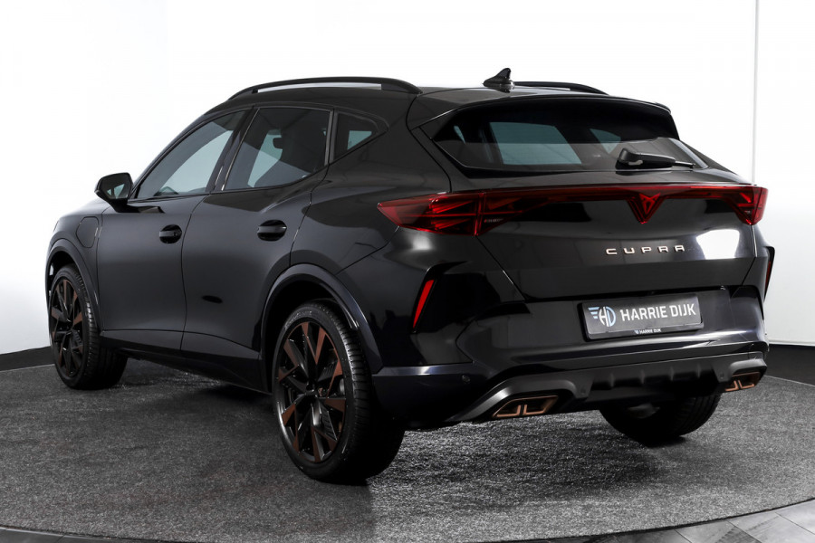CUPRA Formentor 1.5 TSI e-Hybrid VZ Performance | Dig. Cockpit | Adapt. Cruise | Stoel-+Stuurverw. | PDC | Camera | NAV + App. Connect | ECC | Sennheiser | Elek. Klep | LM 19" | 5475