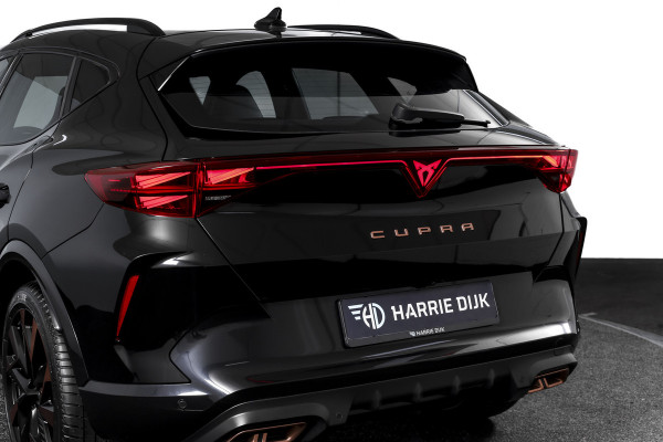 CUPRA Formentor 1.5 TSI e-Hybrid VZ Performance | Dig. Cockpit | Adapt. Cruise | Stoel-+Stuurverw. | PDC | Camera | NAV + App. Connect | ECC | Sennheiser | Elek. Klep | LM 19" | 5475