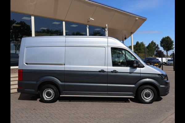 Volkswagen Crafter 35 2.0 TDI 140 PK L3H3 TWO-TONE + 3000 KG TREKHAAK | APPLE CARPLAY | CRUISE | SIDEBARS | NAVIGATIE