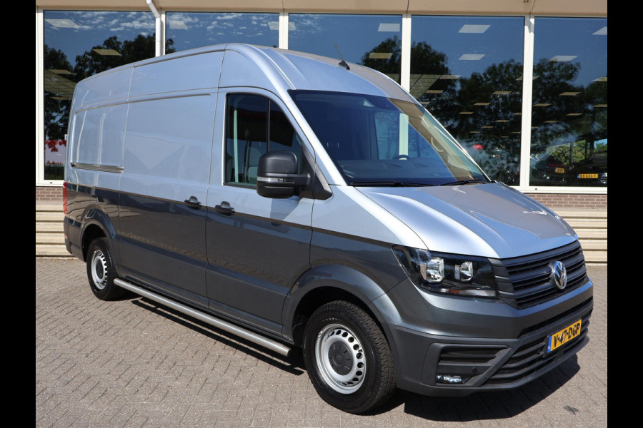 Volkswagen Crafter 35 2.0 TDI 140 PK L3H3 TWO-TONE + 3000 KG TREKHAAK | APPLE CARPLAY | CRUISE | SIDEBARS | NAVIGATIE