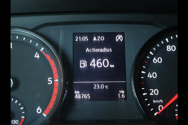 Volkswagen Crafter 35 2.0 TDI 140 PK L3H3 TWO-TONE + 3000 KG TREKHAAK | APPLE CARPLAY | CRUISE | SIDEBARS | NAVIGATIE