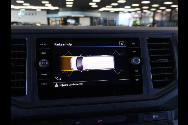 Volkswagen Crafter 35 2.0 TDI 140 PK L3H3 TWO-TONE + 3000 KG TREKHAAK | APPLE CARPLAY | CRUISE | SIDEBARS | NAVIGATIE