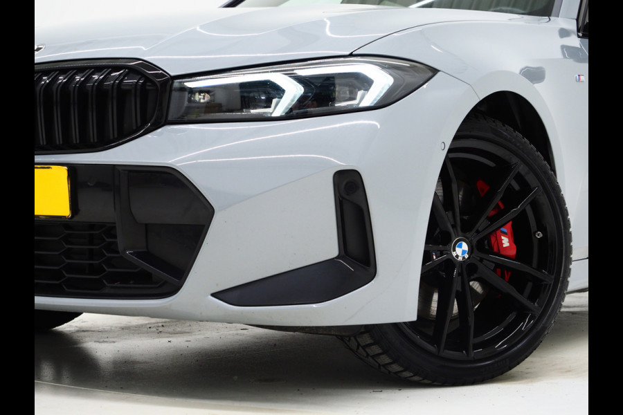 BMW 3 Serie Touring 320i M Sport Pro Brooklyn Grey | M Pro Stoelen | Panoramadak | Harman/Kardon | Carbon | Camera | Memory | Sfeerlicht
