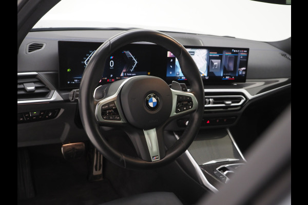 BMW 3 Serie Touring 320i M Sport Pro Brooklyn Grey | M Pro Stoelen | Panoramadak | Harman/Kardon | Carbon | Camera | Memory | Sfeerlicht