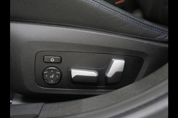 BMW 3 Serie Touring 320i M Sport Pro Brooklyn Grey | M Pro Stoelen | Panoramadak | Harman/Kardon | Carbon | Camera | Memory | Sfeerlicht