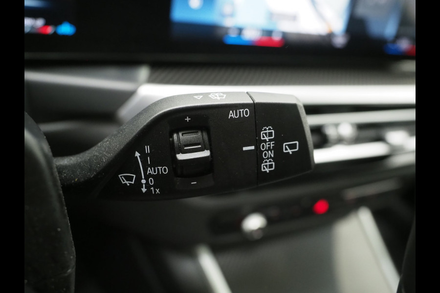 BMW 3 Serie Touring 320i M Sport Pro Brooklyn Grey | M Pro Stoelen | Panoramadak | Harman/Kardon | Carbon | Camera | Memory | Sfeerlicht