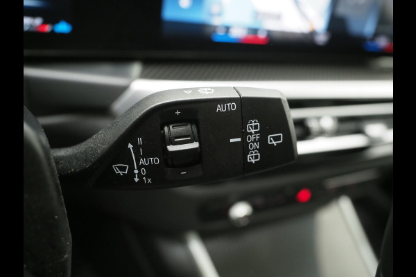 BMW 3 Serie Touring 320i M Sport Pro Brooklyn Grey | M Pro Stoelen | Panoramadak | Harman/Kardon | Carbon | Camera | Memory | Sfeerlicht
