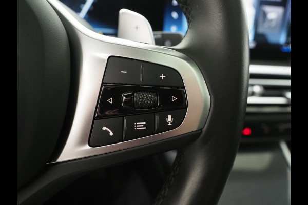 BMW 3 Serie Touring 320i M Sport Pro Brooklyn Grey | M Pro Stoelen | Panoramadak | Harman/Kardon | Carbon | Camera | Memory | Sfeerlicht