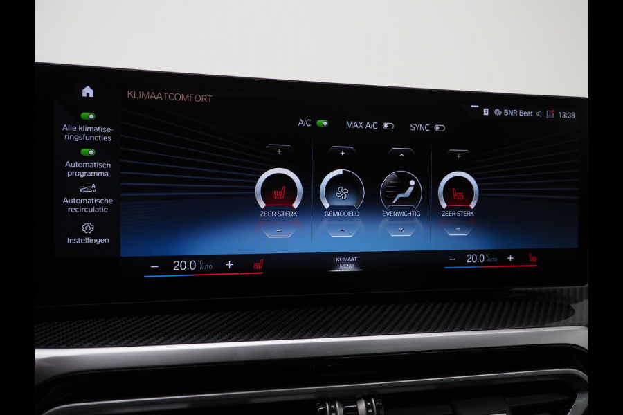 BMW 3 Serie Touring 320i M Sport Pro Brooklyn Grey | M Pro Stoelen | Panoramadak | Harman/Kardon | Carbon | Camera | Memory | Sfeerlicht