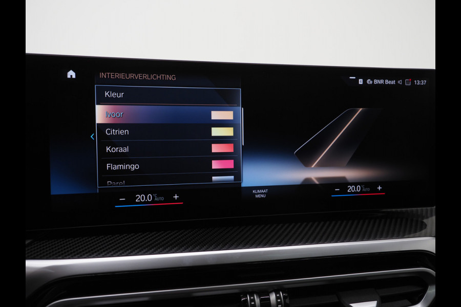 BMW 3 Serie Touring 320i M Sport Pro Brooklyn Grey | M Pro Stoelen | Panoramadak | Harman/Kardon | Carbon | Camera | Memory | Sfeerlicht