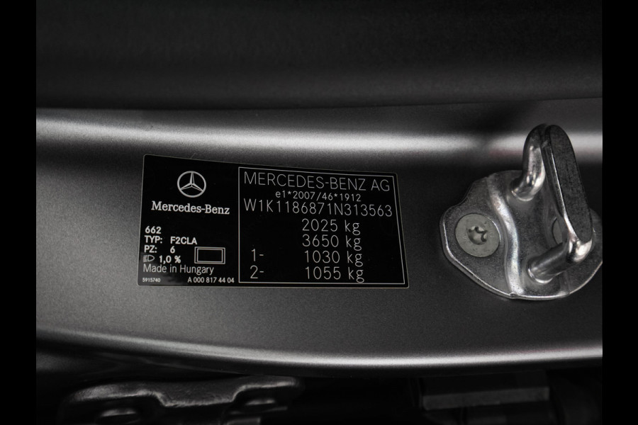 Mercedes-Benz CLA-Klasse Shooting Brake 200 Luxury Line (INCL-BTW) Aut. *LEATHER | FULL-LED |  WIDESCREEN-COCKPIT | HEATED-COMFORTSEATS | ADAPTIVE-CRUISE | CAMERA | NAVI-FULLMAP | SHIFTPADDLES | PRIVACY-GLASS | DAB | AMBIENTLIGHT | TOWBAR | 18''AL