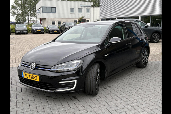 Volkswagen e-Golf e-Golf 136pk | SOH 88,7% | Virtual Cockpit | Stoelverwarming | Adaptive Cruise | Camera |