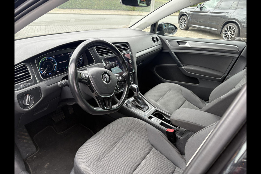 Volkswagen e-Golf e-Golf 136pk | SOH 88,7% | Virtual Cockpit | Stoelverwarming | Adaptive Cruise | Camera |