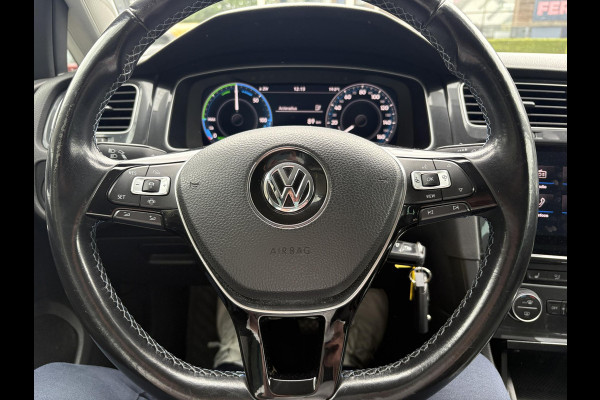 Volkswagen e-Golf e-Golf 136pk | SOH 88,7% | Virtual Cockpit | Stoelverwarming | Adaptive Cruise | Camera |
