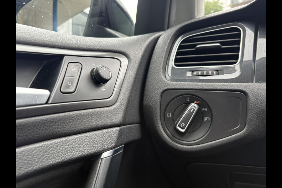 Volkswagen e-Golf e-Golf 136pk | SOH 88,7% | Virtual Cockpit | Stoelverwarming | Adaptive Cruise | Camera |